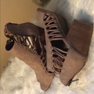 Peep-toe booties